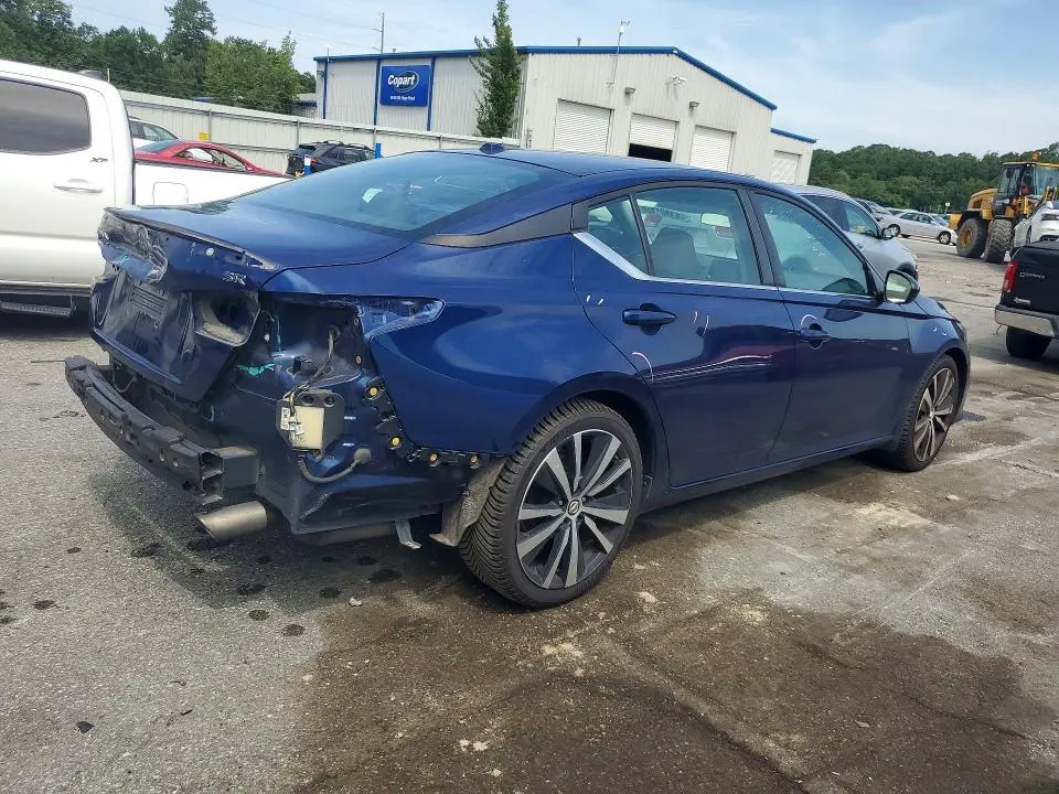 2019 NISSAN ALTIMA SR  