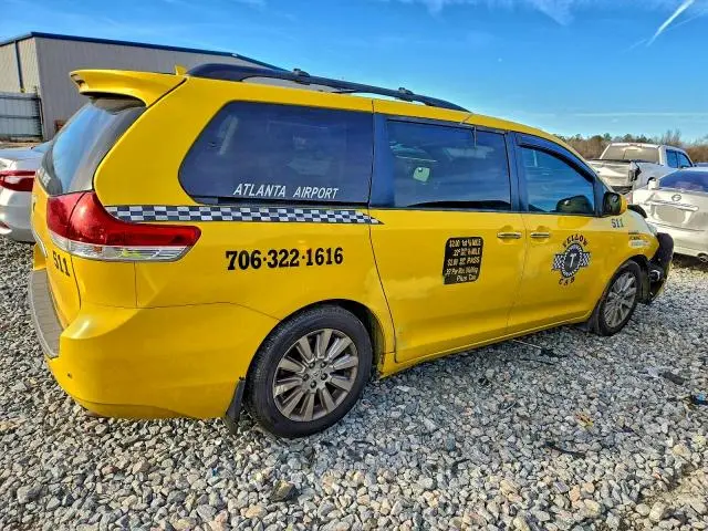 2012 TOYOTA SIENNA XLE  