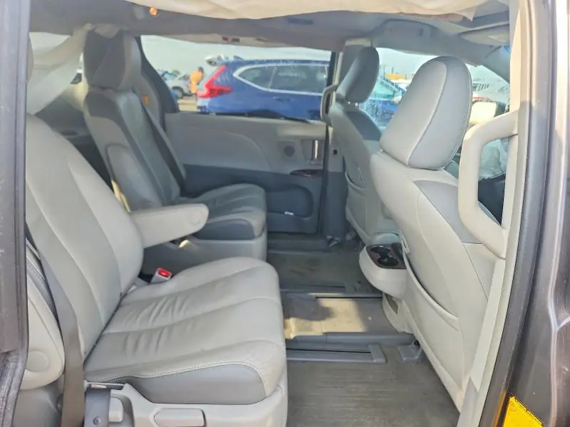 2013 TOYOTA SIENNA LIMITED 7-PASSENGER  