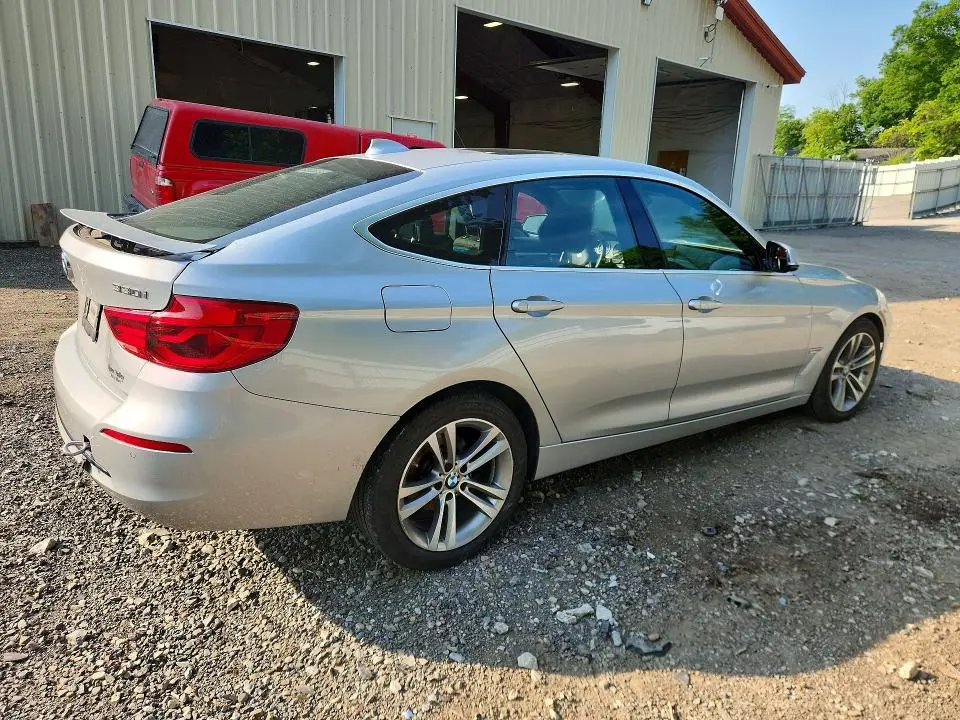 2018 BMW 330 XIGT  
