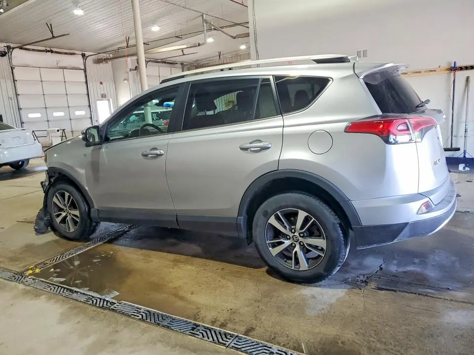 2018 TOYOTA RAV4 XLE  