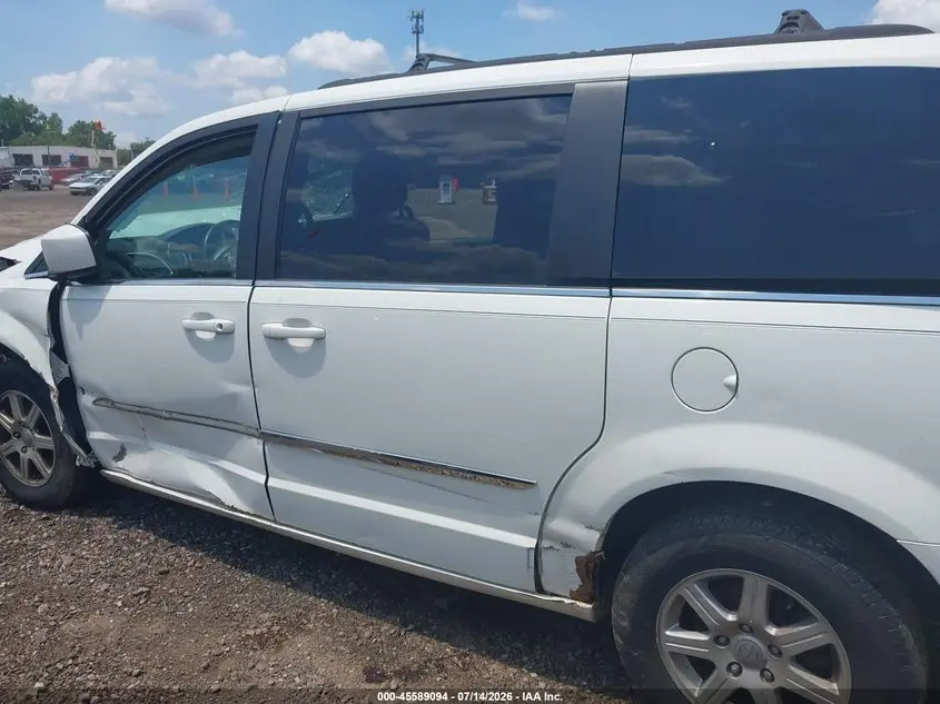 2013 CHRYSLER TOWN & COUNTRY TOURING