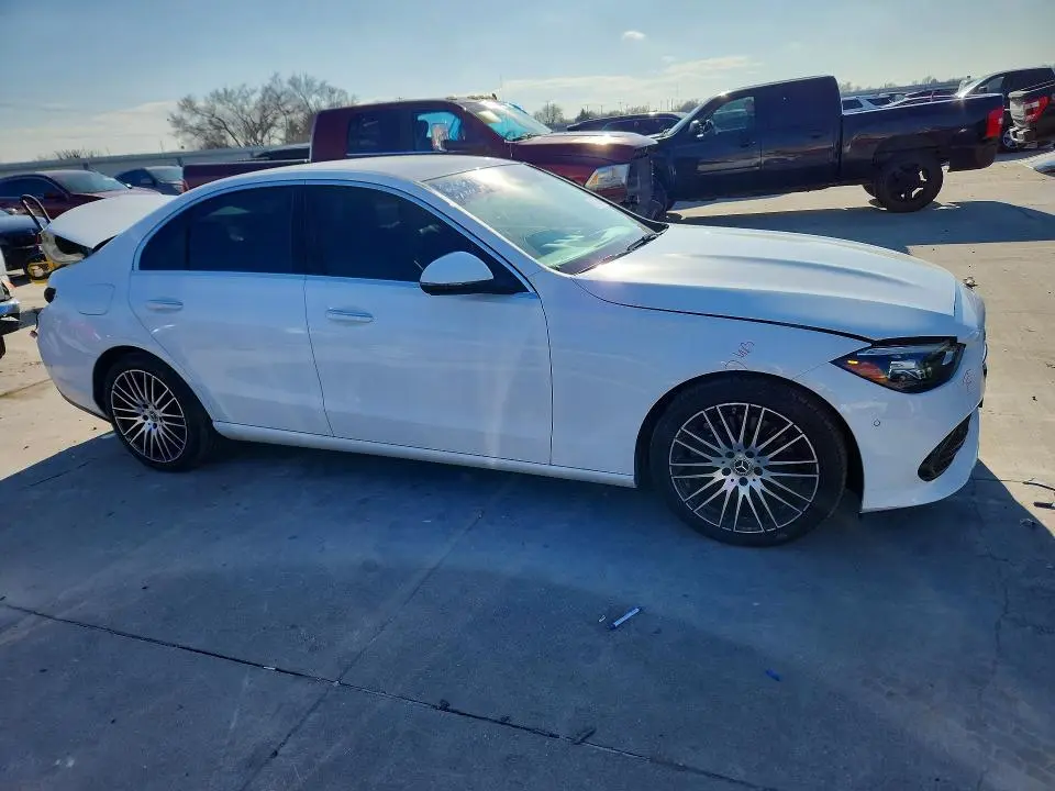 2024 MERCEDES-BENZ C 300  
