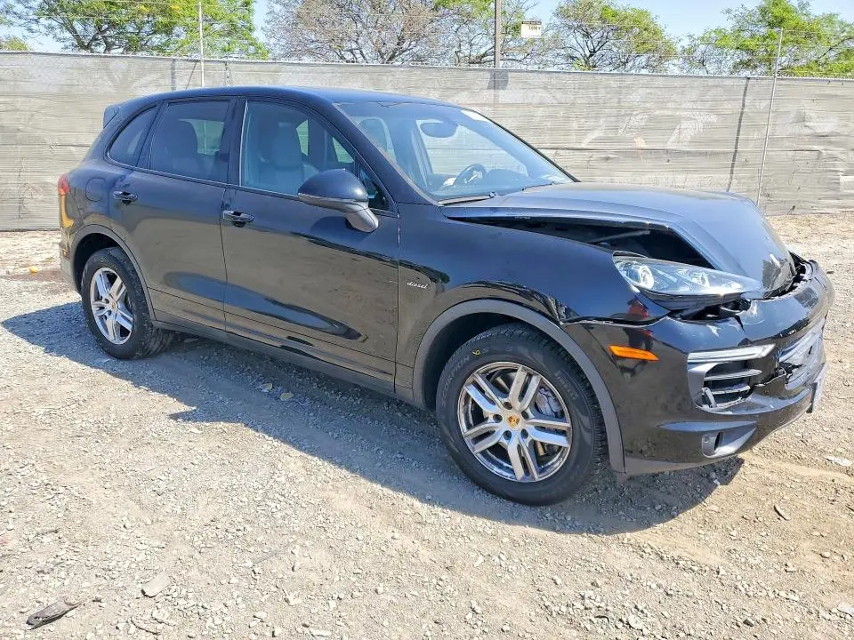 2015 PORSCHE CAYENNE   