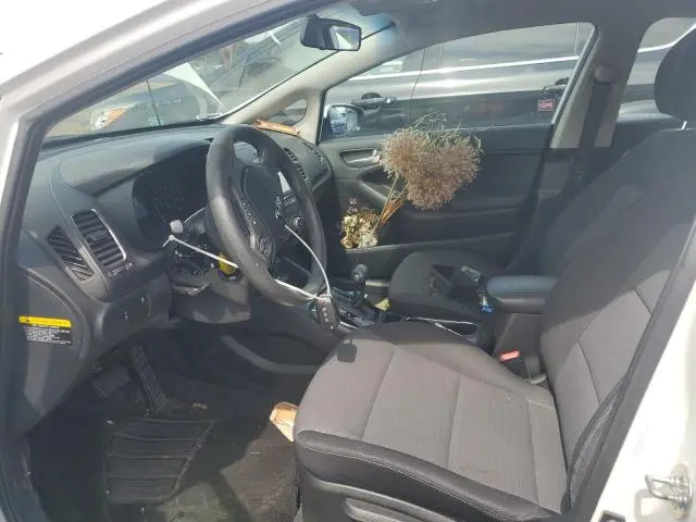 2017 KIA FORTE LX  