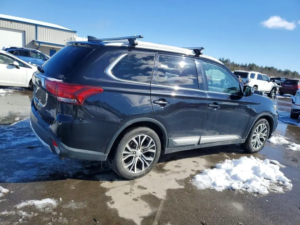 2017 MITSUBISHI OUTLANDER SE  
