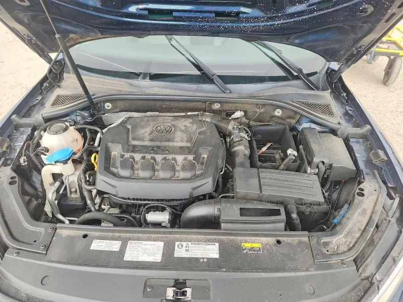 2019 VOLKSWAGEN PASSAT SE R-LINE  