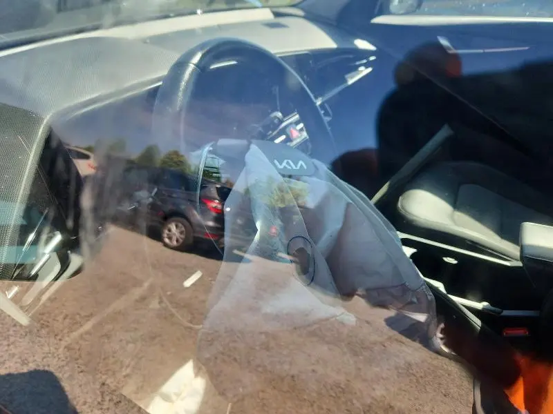 2023 KIA NIRO EX  