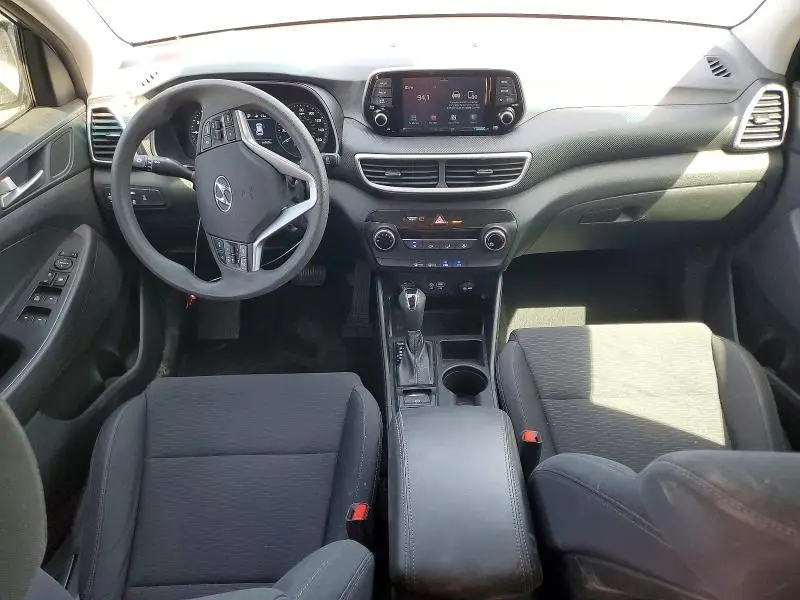 2021 HYUNDAI TUCSON SE  