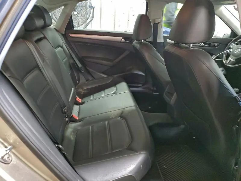 2015 VOLKSWAGEN PASSAT S  