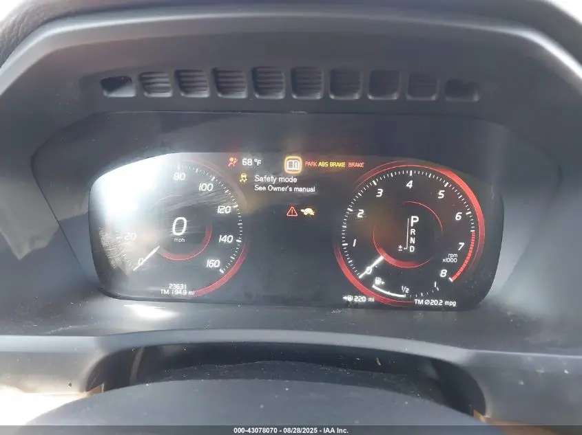 2022 VOLVO XC90 T6 MOMENTUM 6 PASSENGER