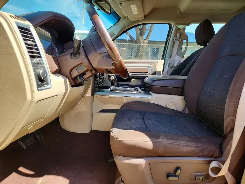 2013 RAM 1500 SLT  