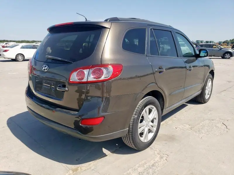 2011 HYUNDAI SANTA FE SE  