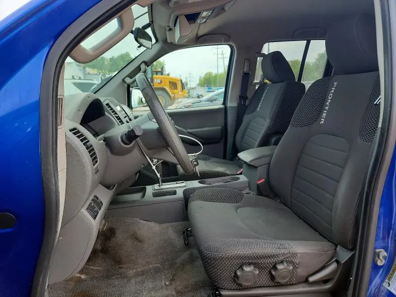 2012 NISSAN FRONTIER S  