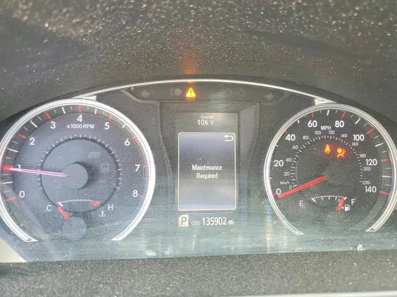 2016 TOYOTA CAMRY SE  
