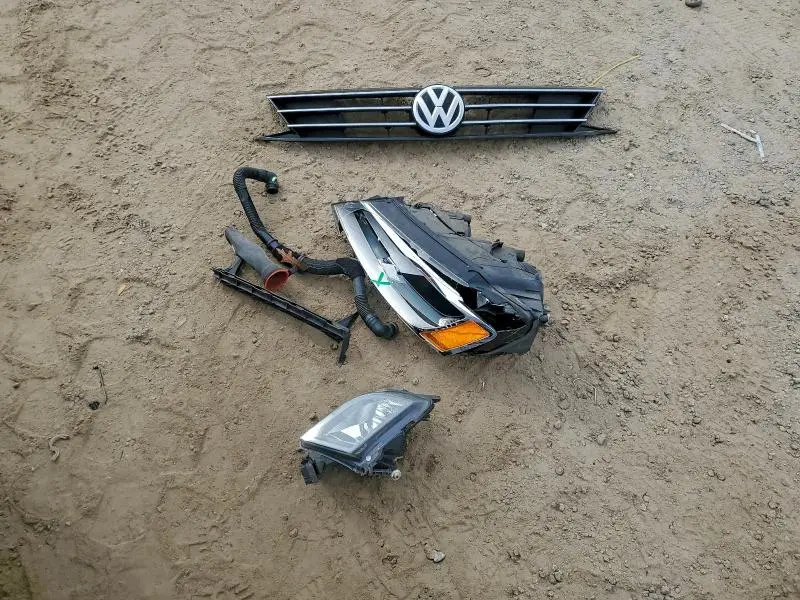 2016 VOLKSWAGEN JETTA SPORT  