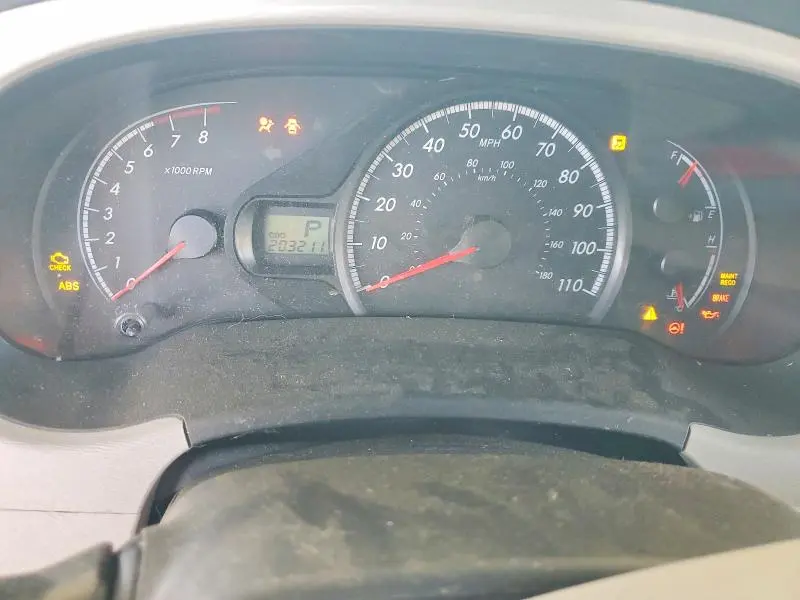 2011 TOYOTA SIENNA LE  
