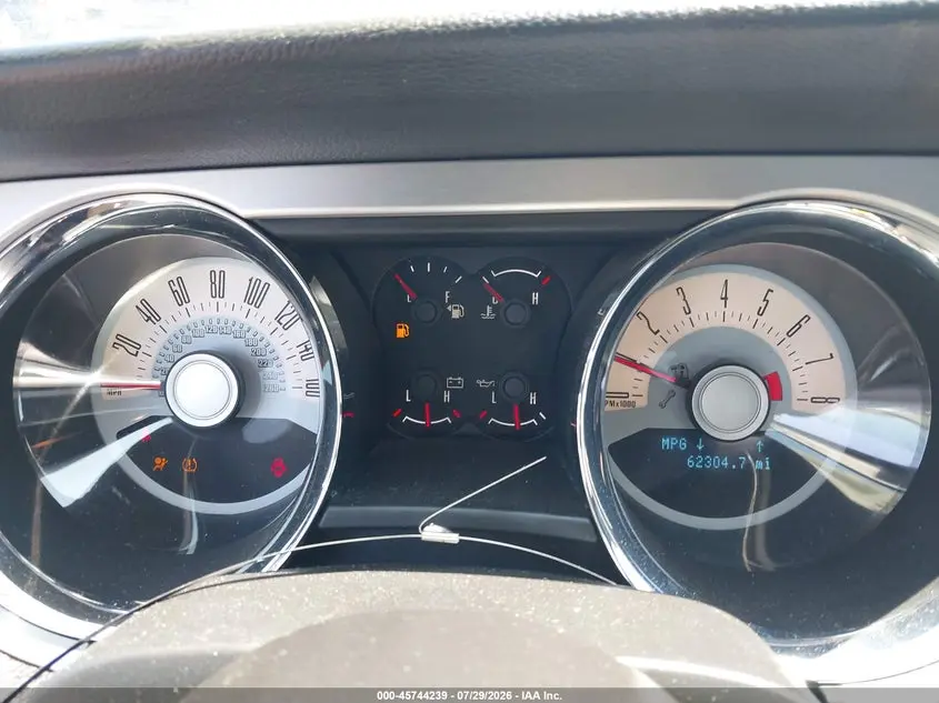 2011 FORD MUSTANG V6 PREMIUM