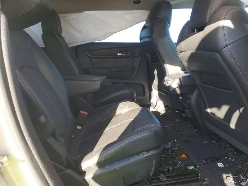 2014 CHEVROLET TRAVERSE LT  