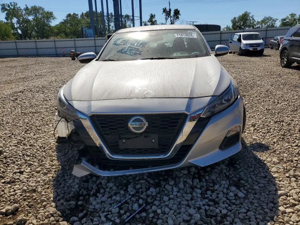 2022 NISSAN ALTIMA SV  