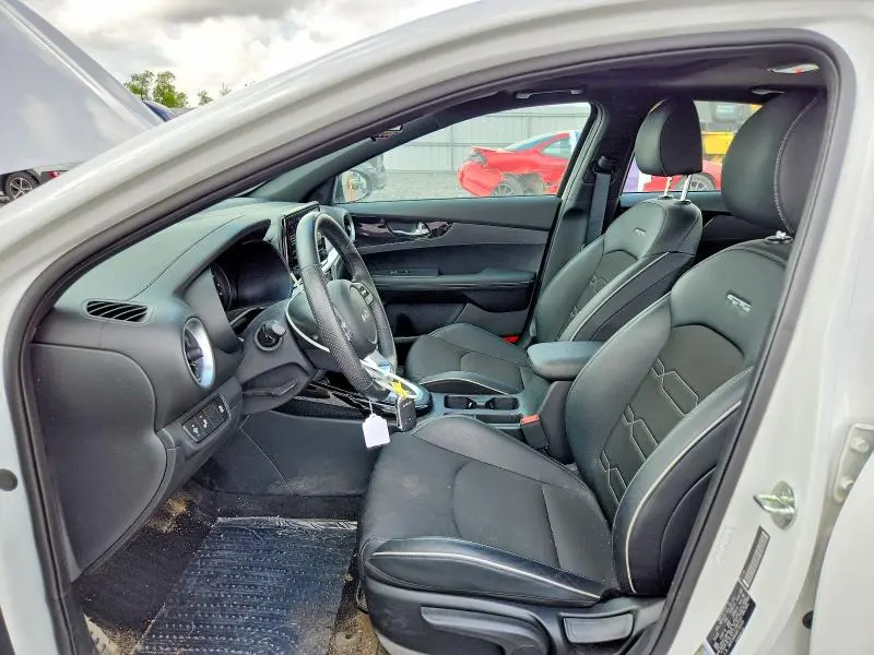 2024 KIA FORTE GT LINE  