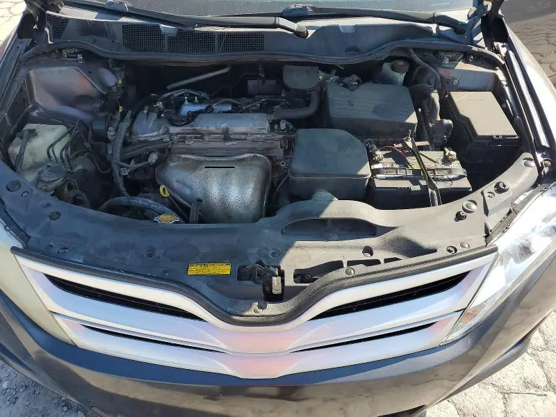 2013 TOYOTA VENZA LE  