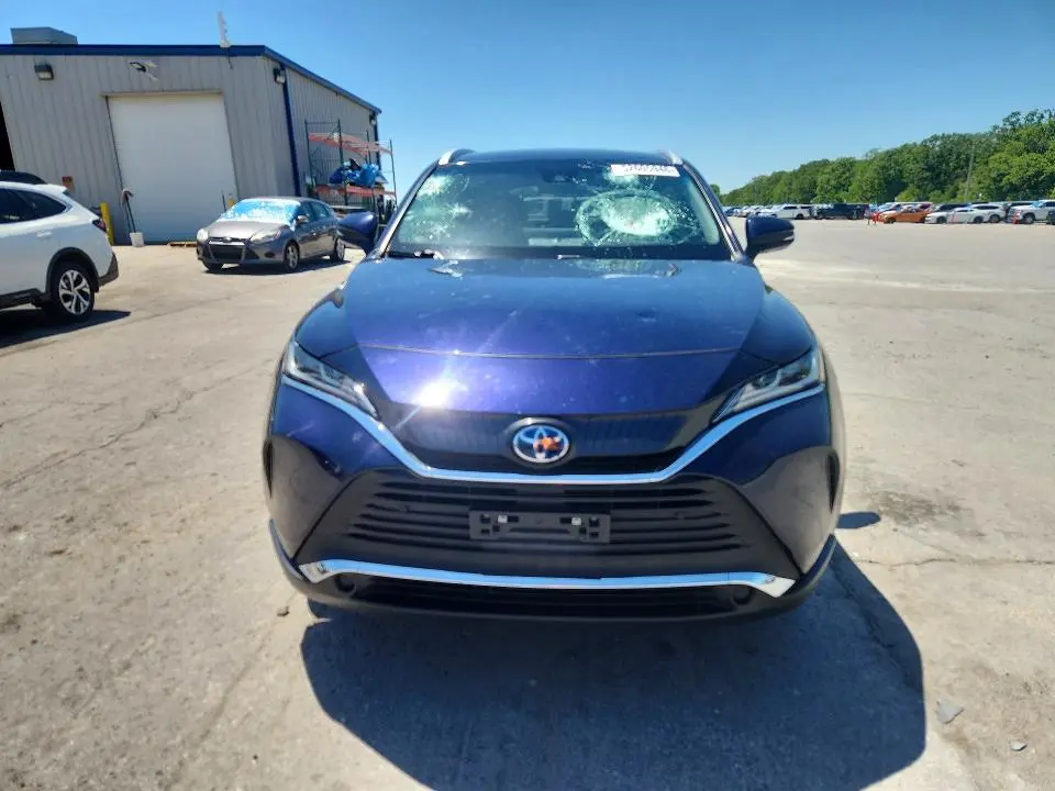 2022 TOYOTA VENZA XLE  