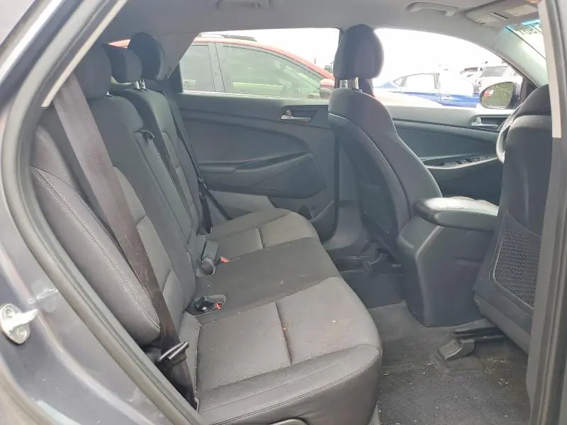 2017 HYUNDAI TUCSON SE  