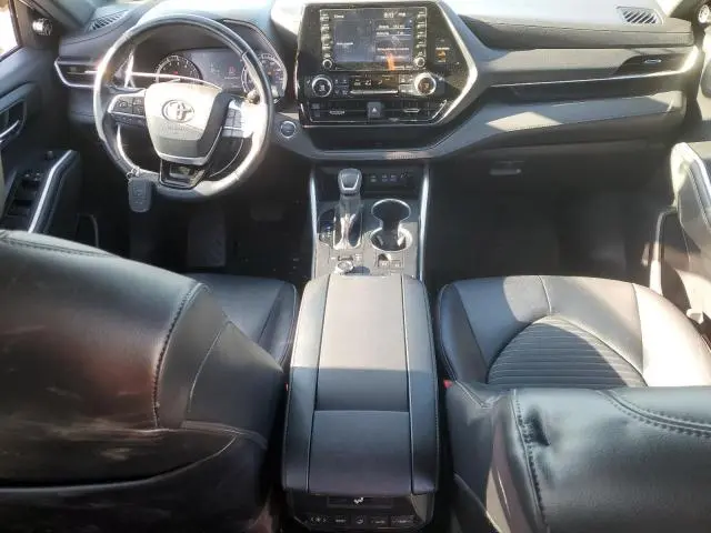 2022 TOYOTA HIGHLANDER XSE  