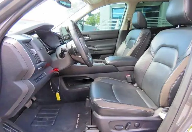 2022 NISSAN PATHFINDER SL  