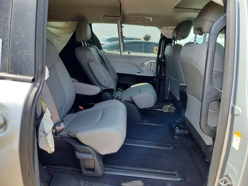 2025 TOYOTA SIENNA XLE 7-PASSENGER  