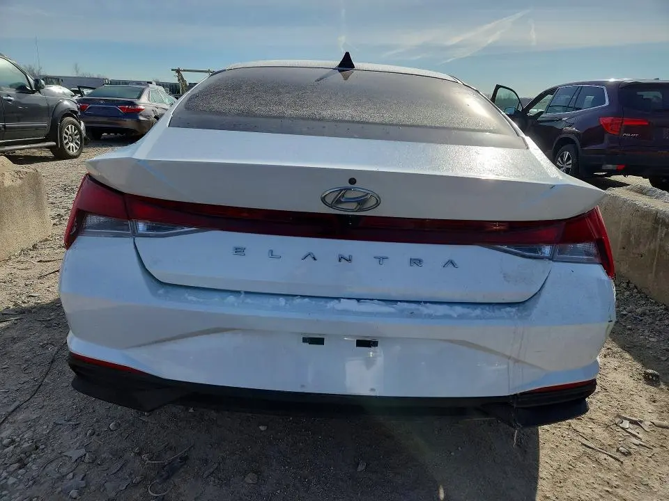 2021 HYUNDAI ELANTRA SEL  