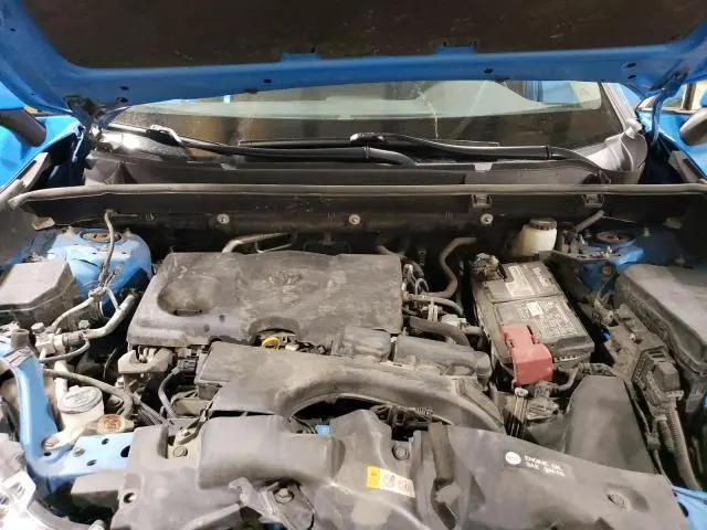 2021 TOYOTA RAV4 XLE  