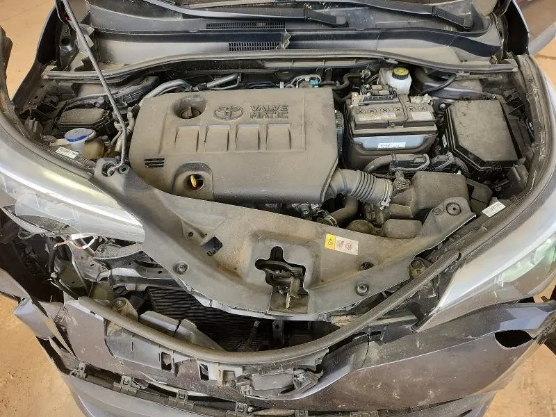 2021 TOYOTA C-HR XLE  
