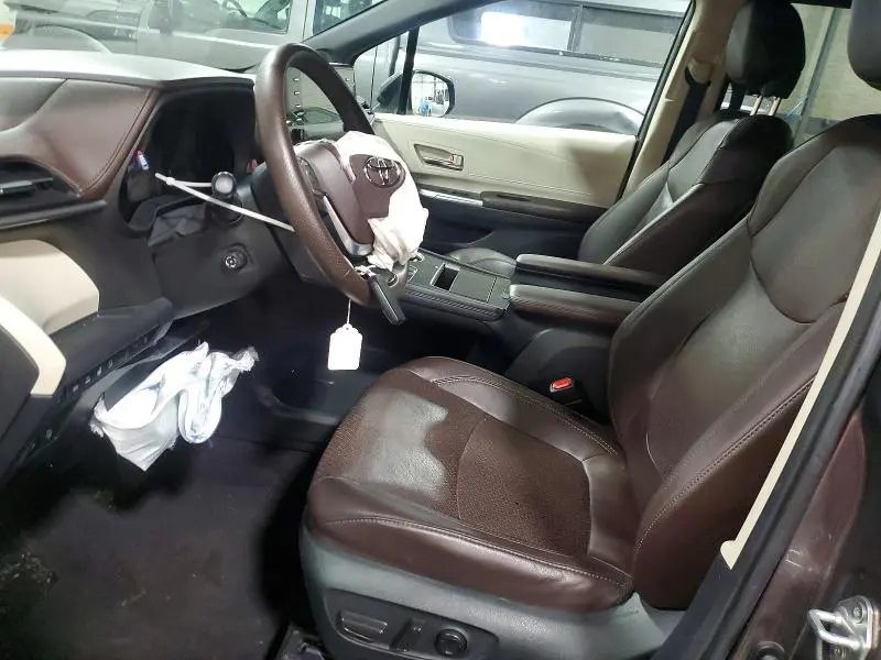 2021 TOYOTA SIENNA PLATINUM 7-PASSENGER  