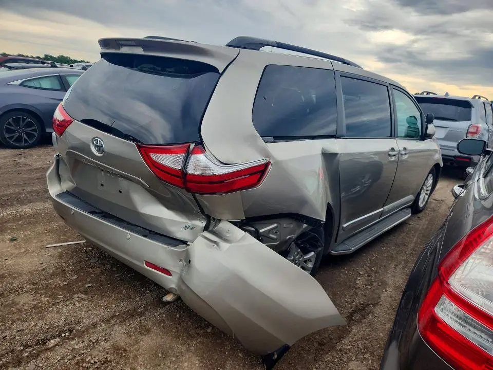2015 TOYOTA SIENNA XLE 8-PASSENGER  