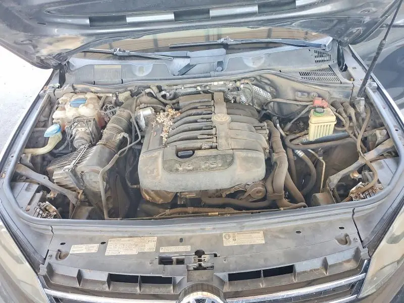 2013 VOLKSWAGEN TOUAREG V6  