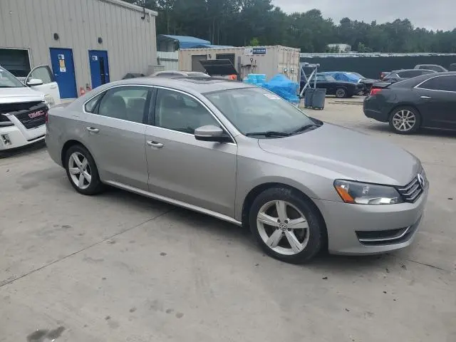 2012 VOLKSWAGEN PASSAT SE  