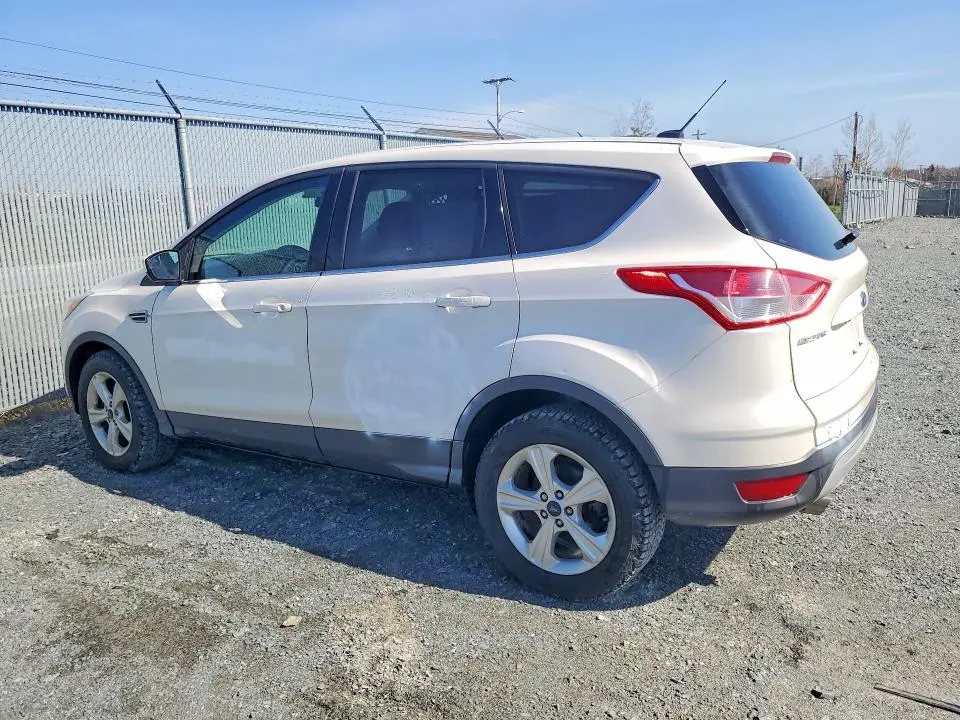2016 FORD ESCAPE SE  