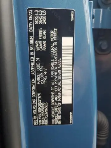 2024 VOLVO XC40 CORE  
