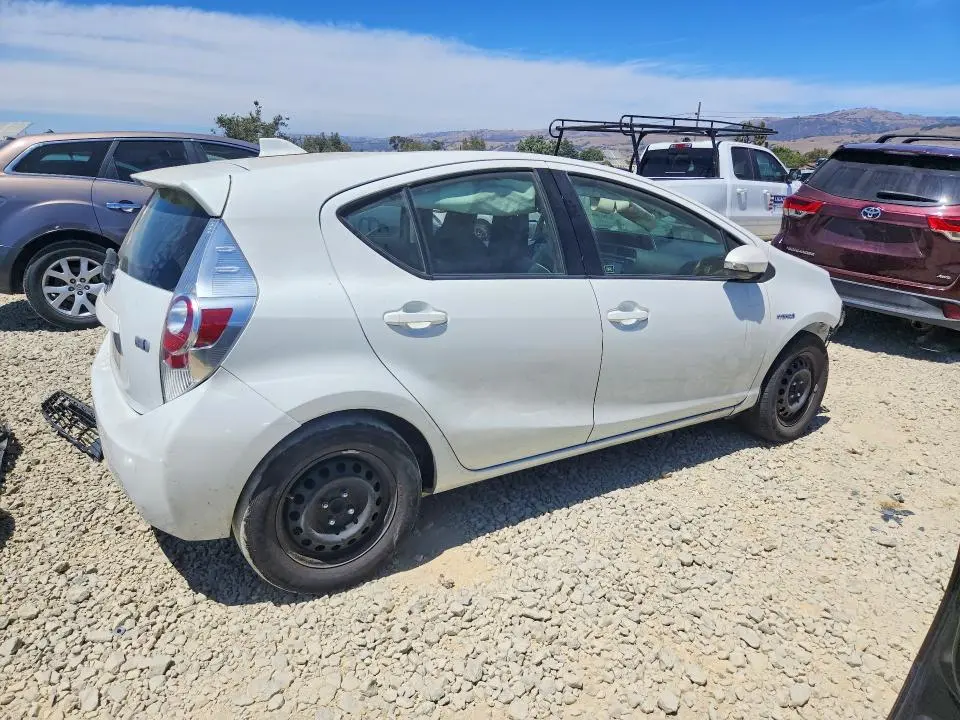 2015 TOYOTA PRIUS C ONE  