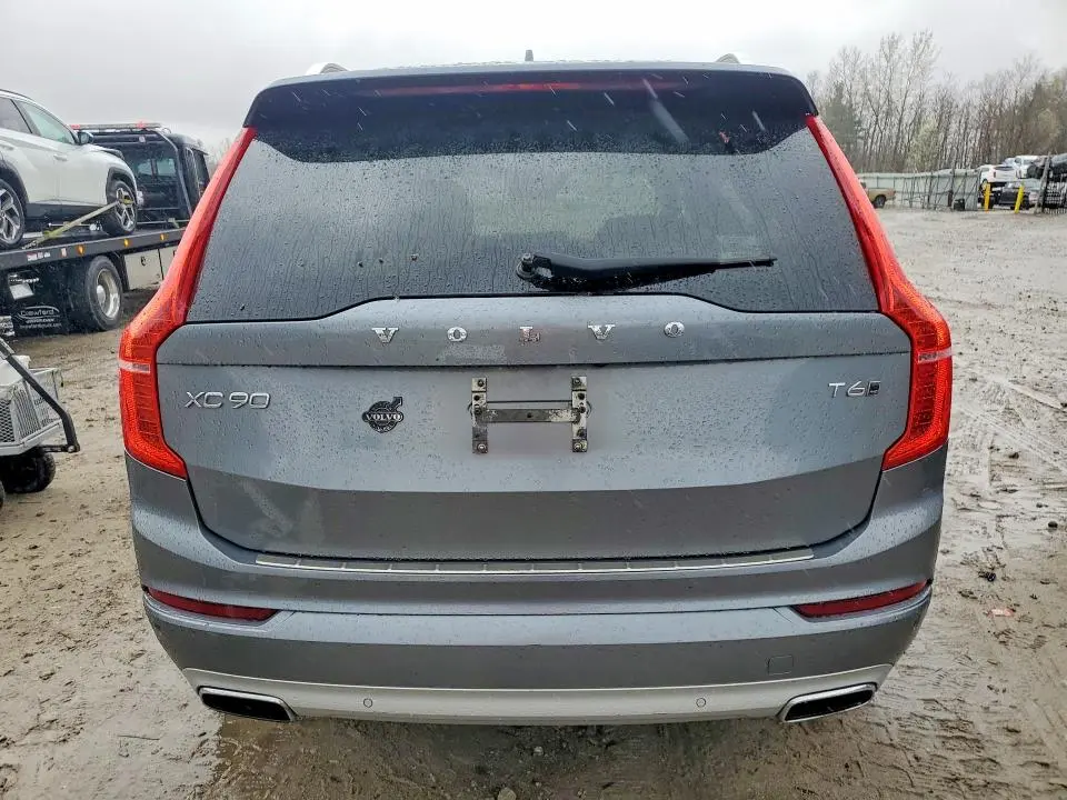 2017 VOLVO XC90 T6  
