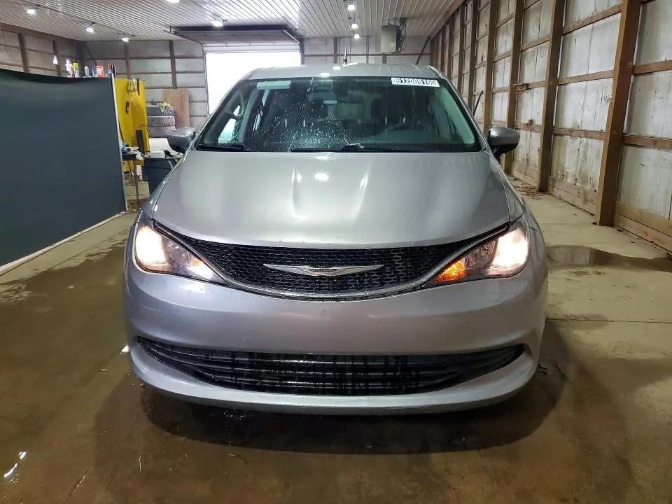 2021 CHRYSLER VOYAGER LX  