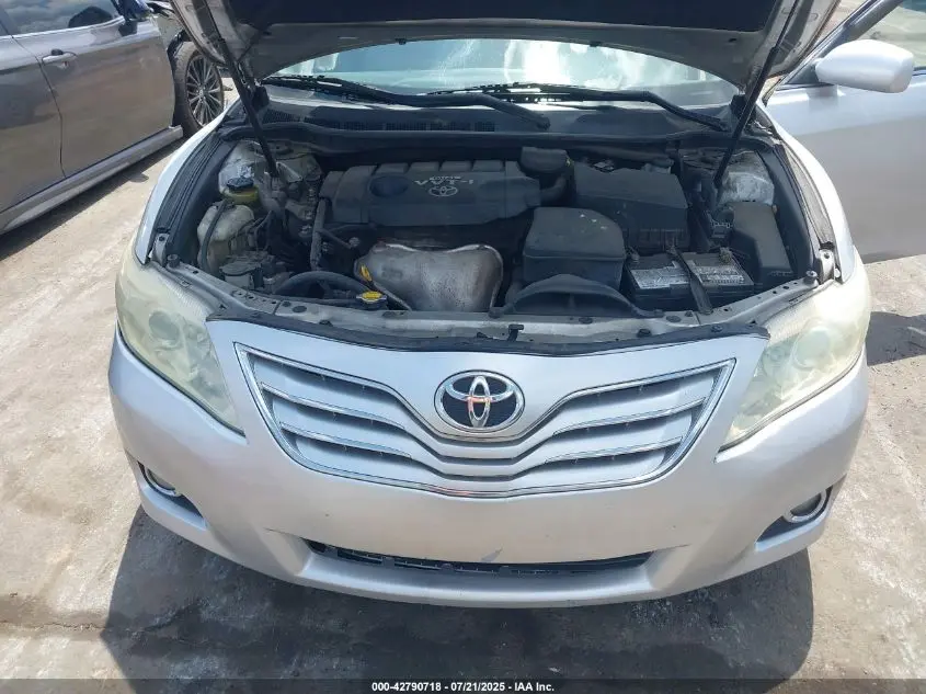 2010 TOYOTA CAMRY XLE