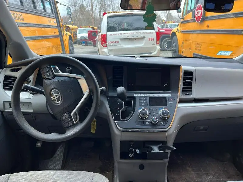 2015 TOYOTA SIENNA L 7-PASSENGER  