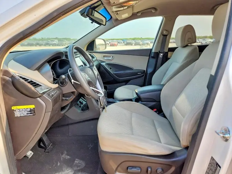 2017 HYUNDAI SANTA FE SE  