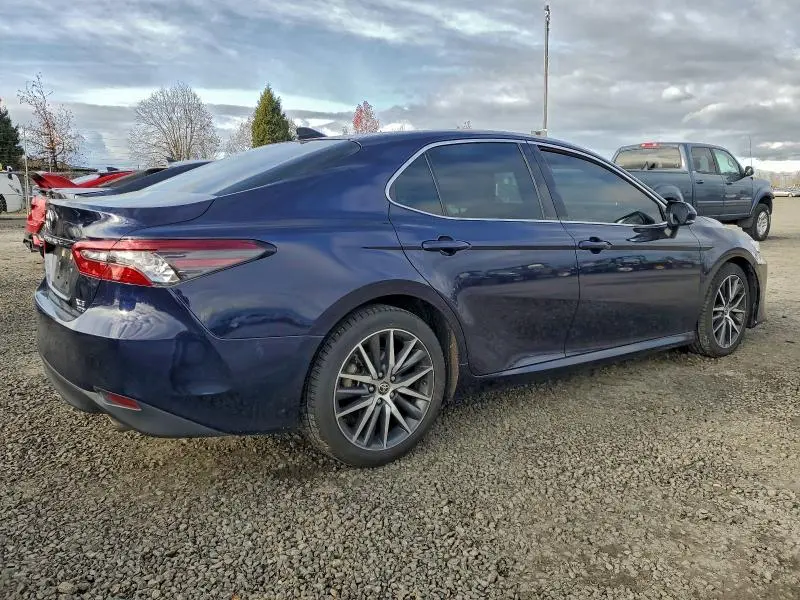 2022 TOYOTA CAMRY XLE  