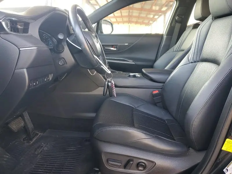 2021 TOYOTA VENZA XLE  