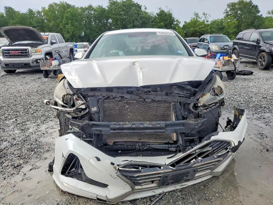 2018 HYUNDAI SONATA SE  