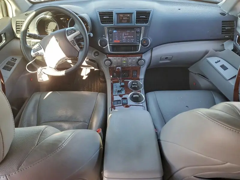 2013 TOYOTA HIGHLANDER LIMITED  